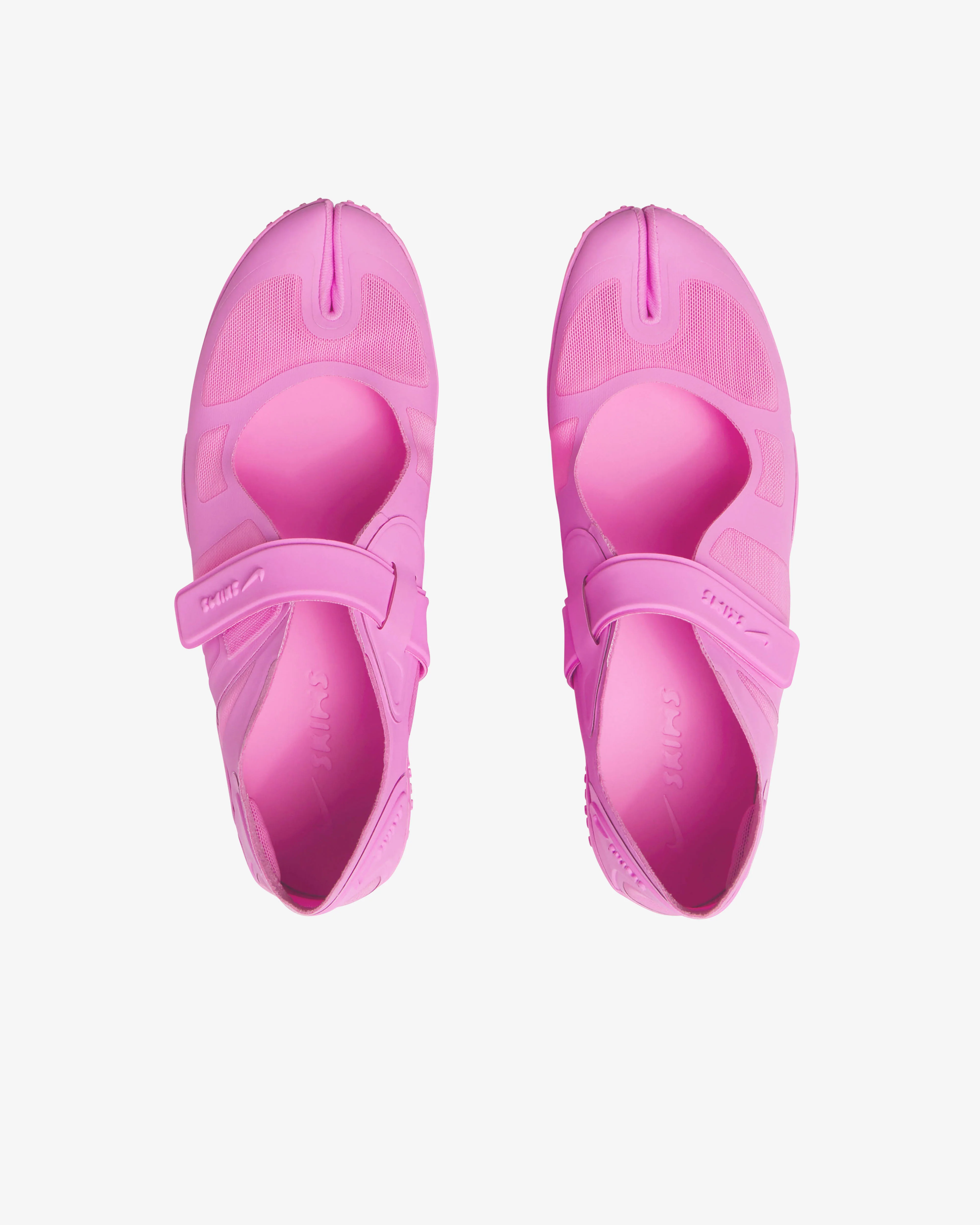 NikeSKIMS - Women's Rift Mesh Sneakers - (Pink) - Image 6