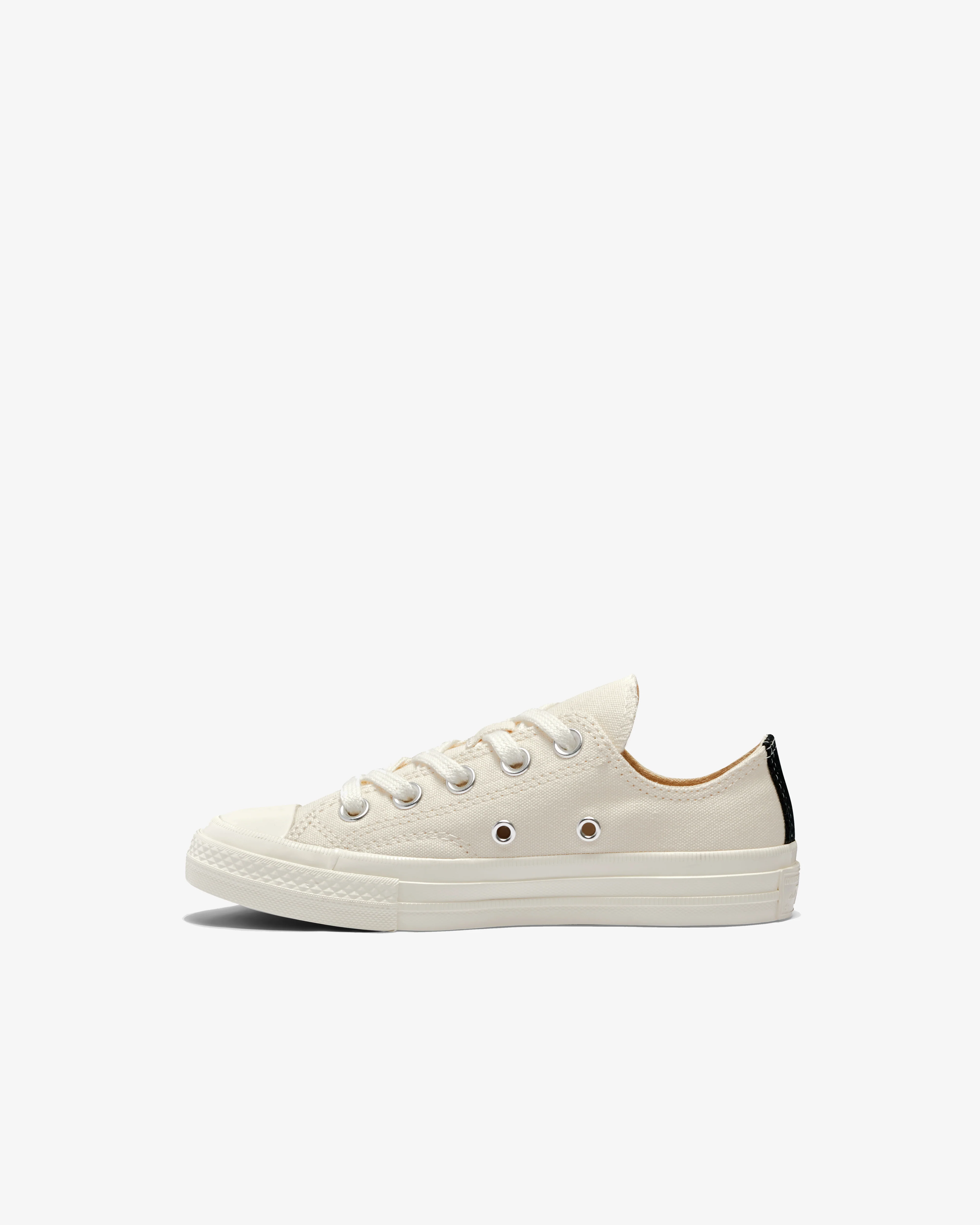 Play Converse - Kids' Small Red Heart All Star 70's Low Sneakers - (Beige) - Image 3