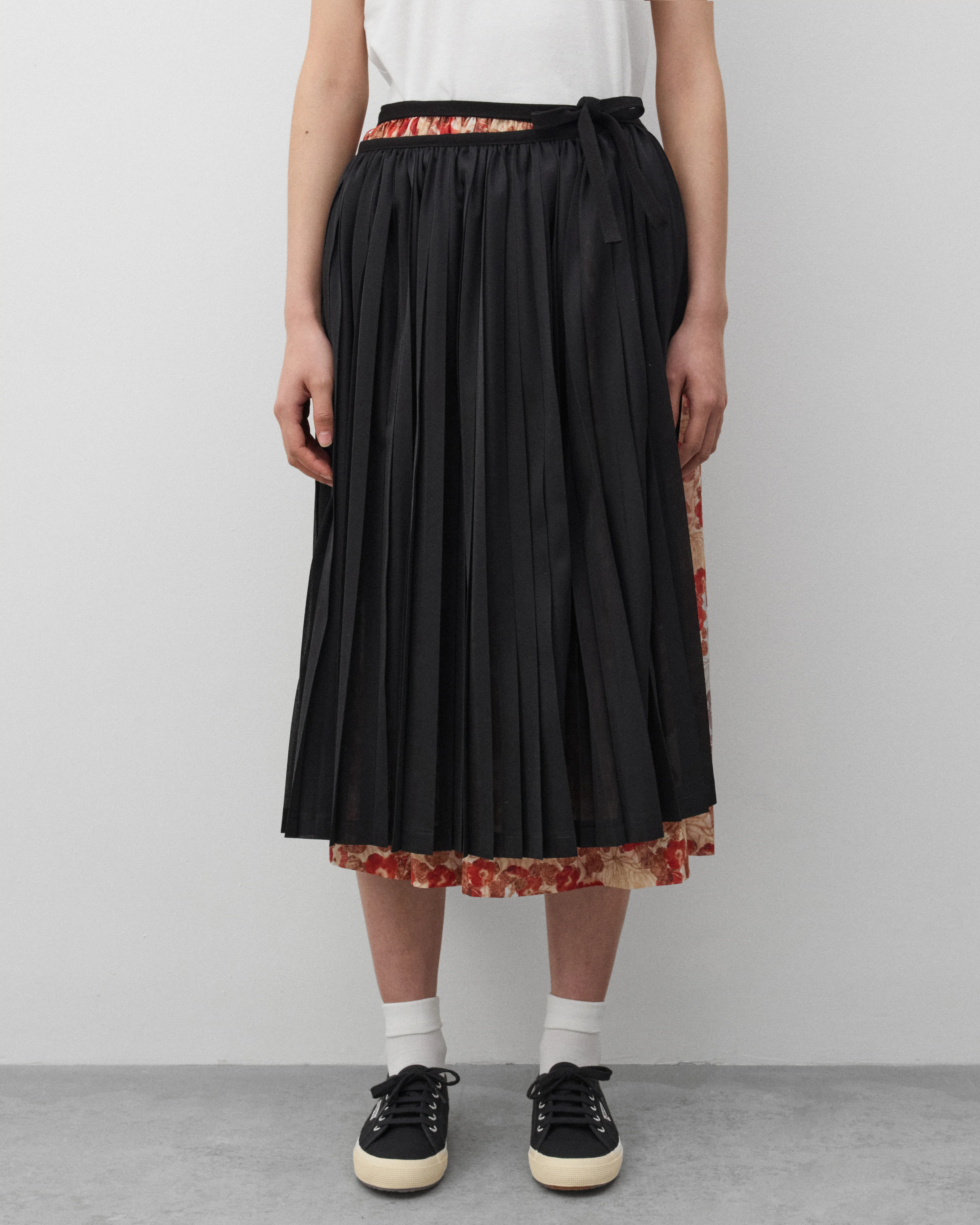 Tao - Women's Skirt Overlay Trousers - (Burgundy/Black) - Image 3