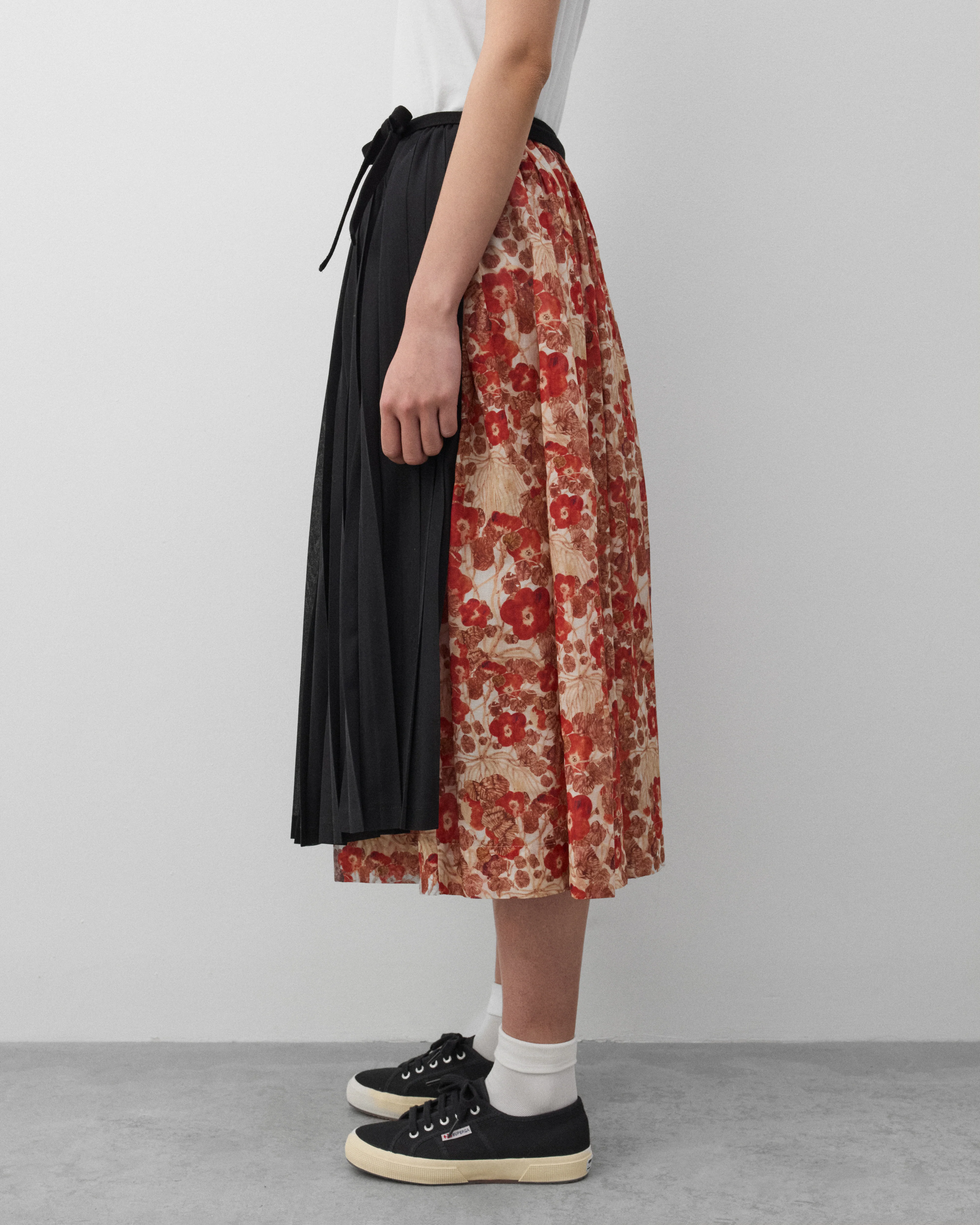 Tao - Women's Skirt Overlay Trousers - (Burgundy/Black) - Image 4
