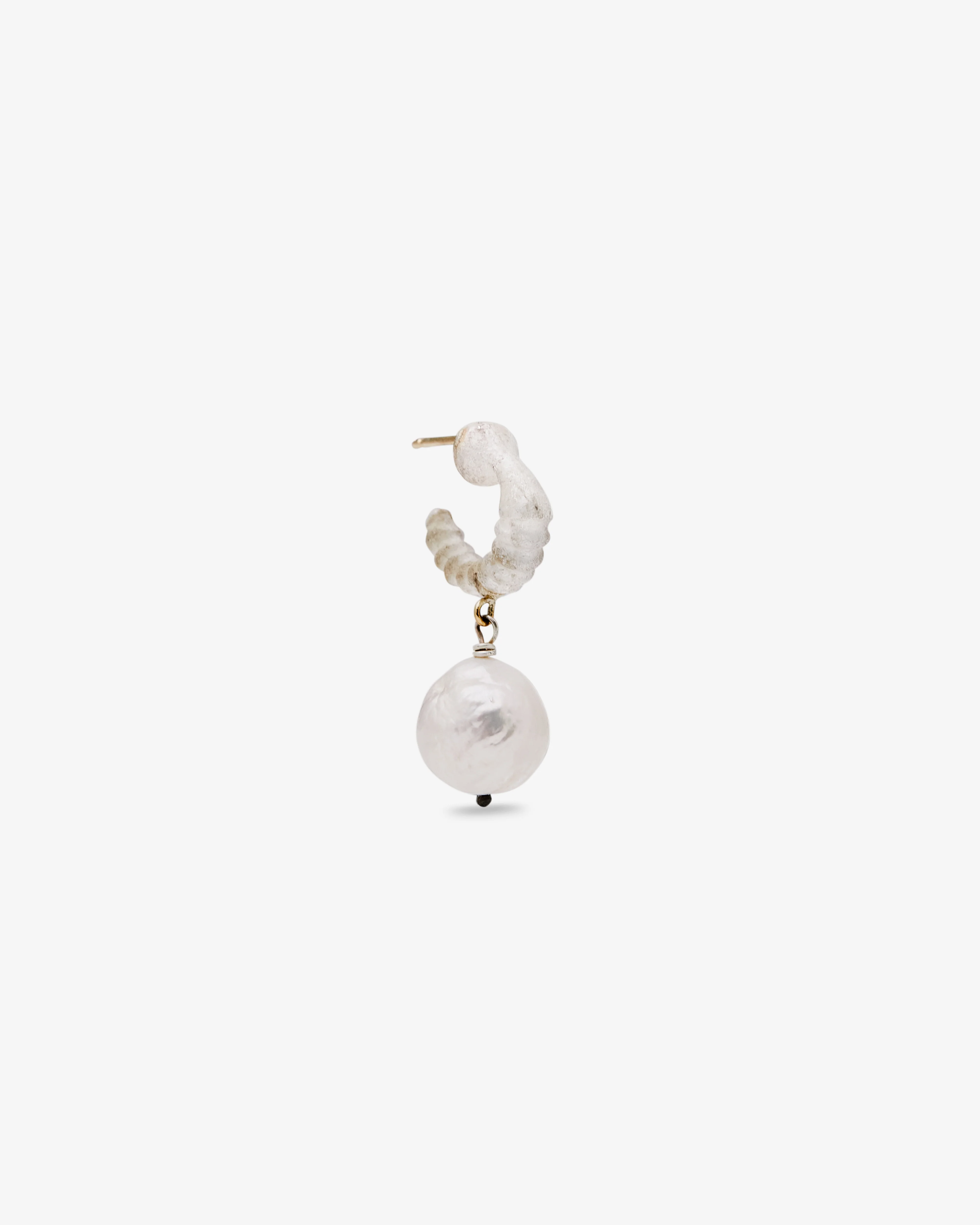 Weinan Pan - Bone Earring No2 With Medium Pearl - (Silver/Gold) - Image 2